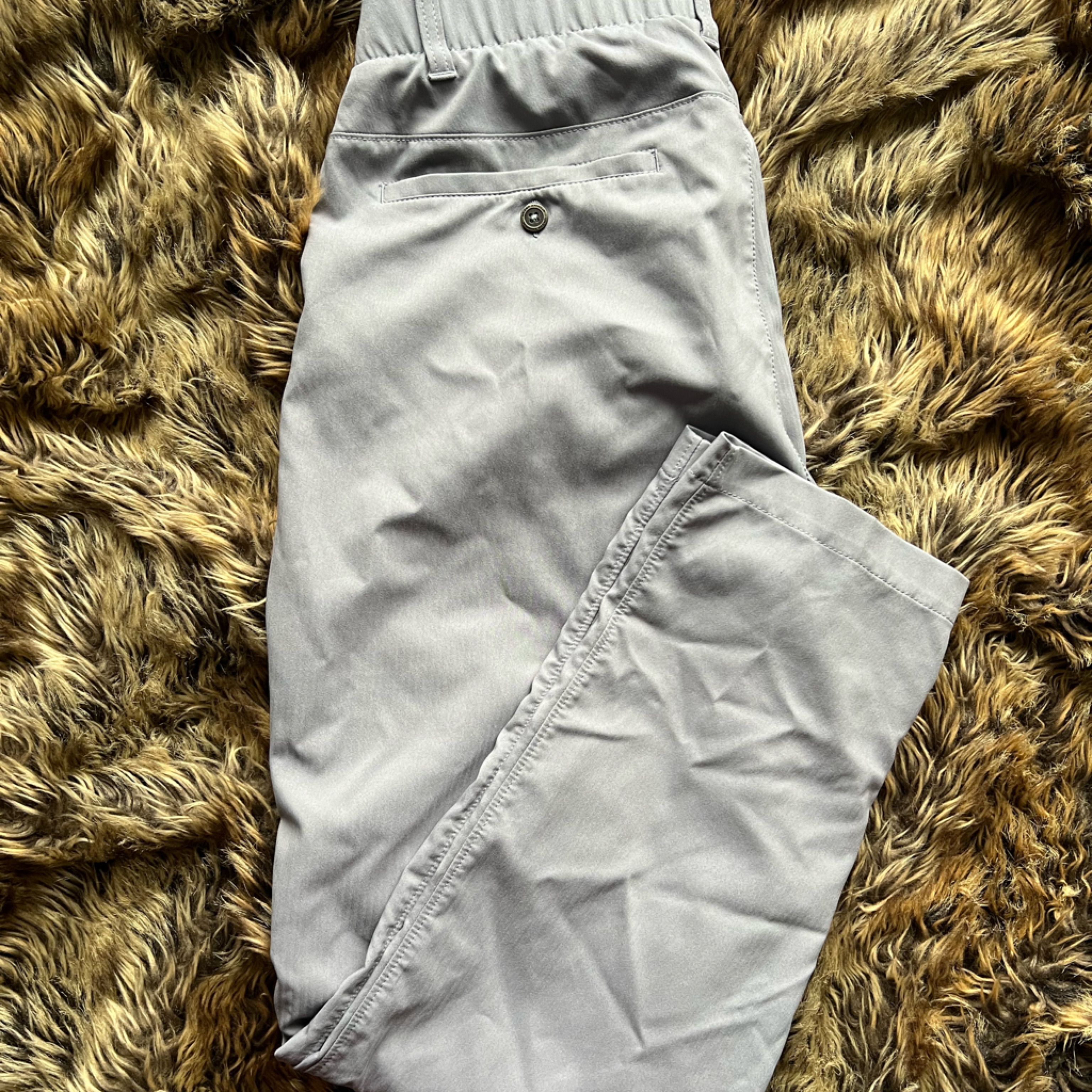 Under Armour Golf Pant. Gray, Size 34/30.